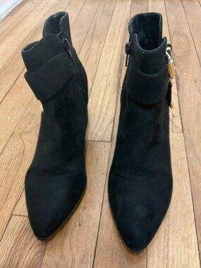 Unisa black suede-like material ankle boots. Size 7
